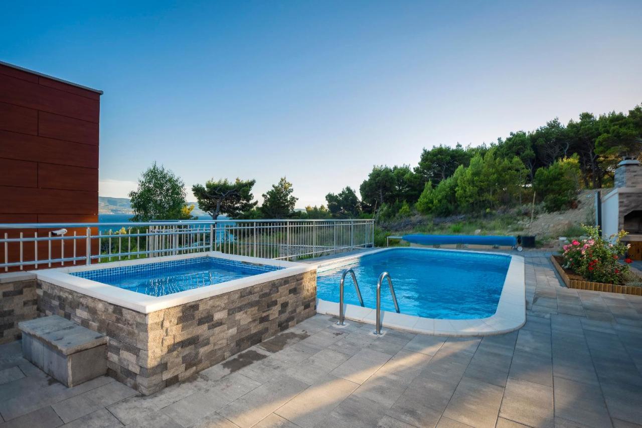 Villa Sara With Sea View And Private Heated Pool Omiš Exteriör bild