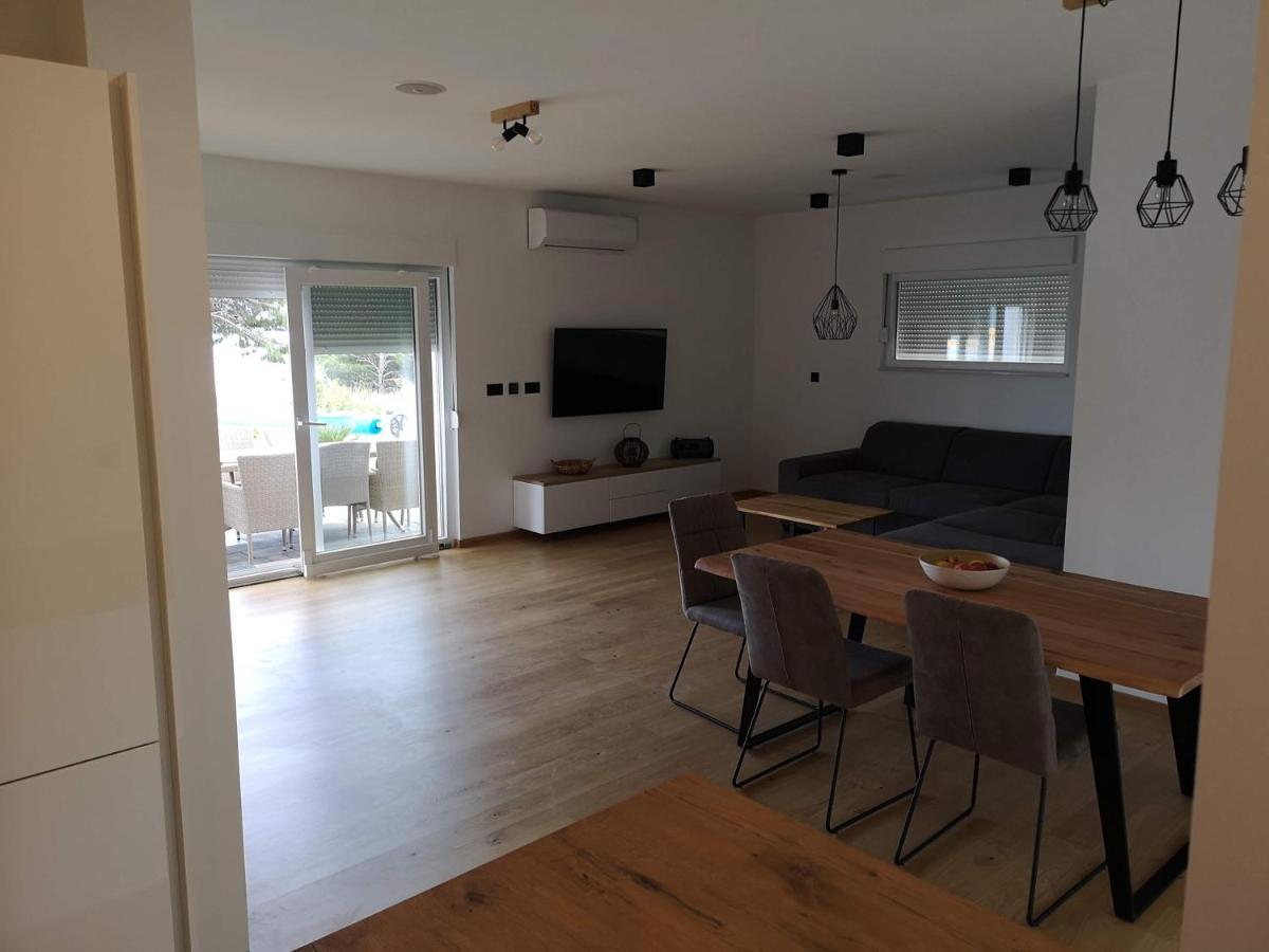 Villa Sara With Sea View And Private Heated Pool Omiš Exteriör bild