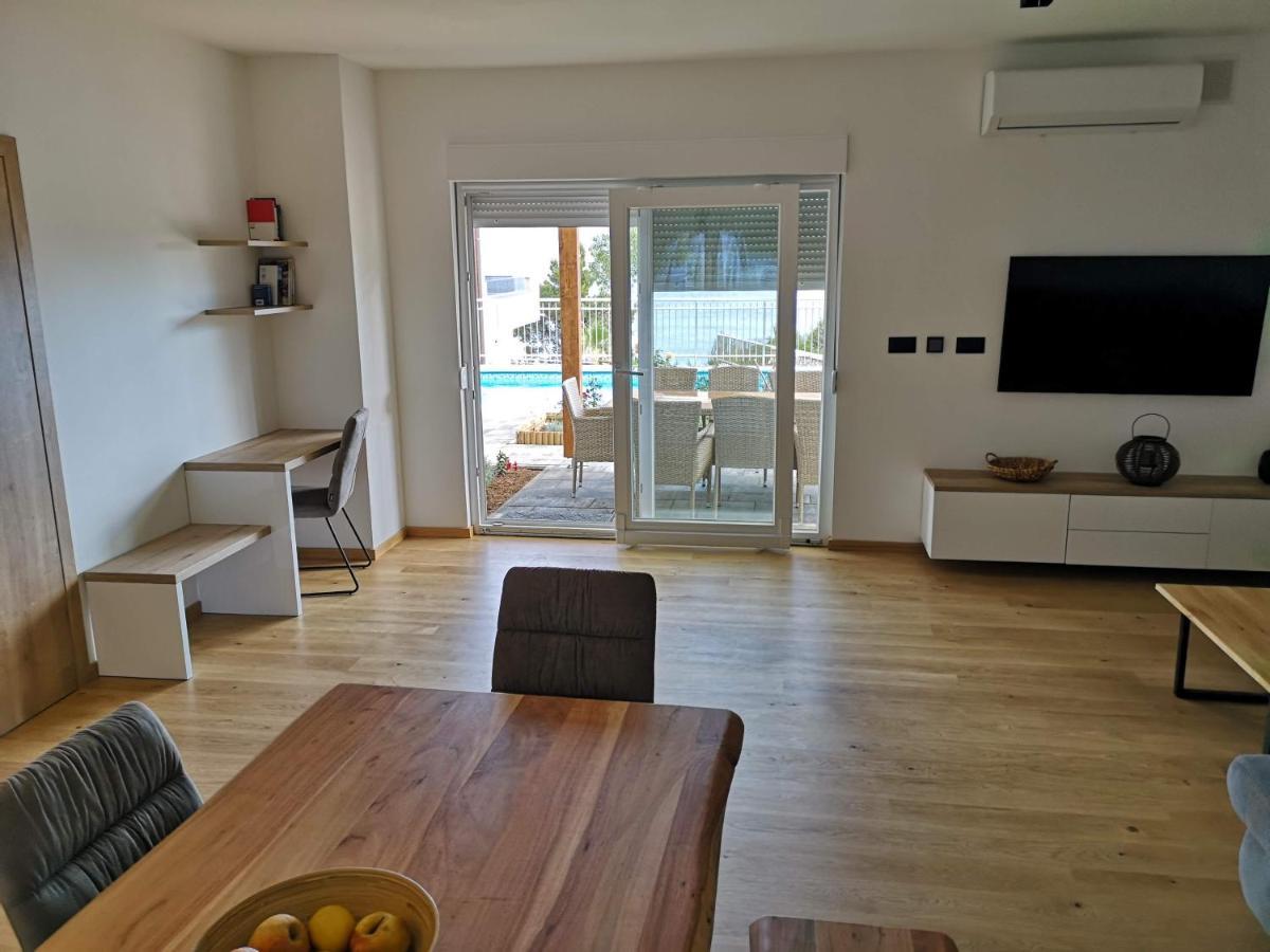 Villa Sara With Sea View And Private Heated Pool Omiš Exteriör bild