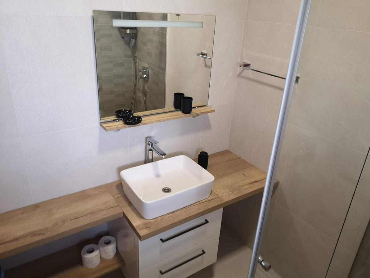 Villa Sara With Sea View And Private Heated Pool Omiš Exteriör bild