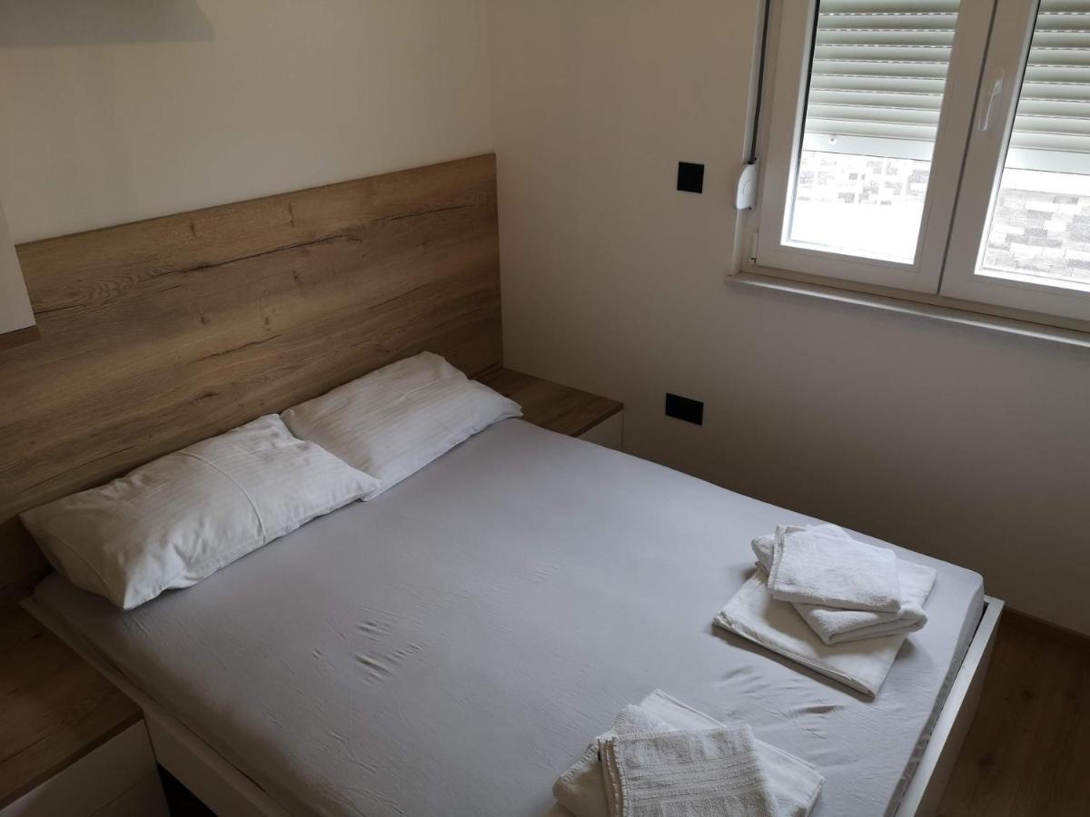 Villa Sara With Sea View And Private Heated Pool Omiš Exteriör bild