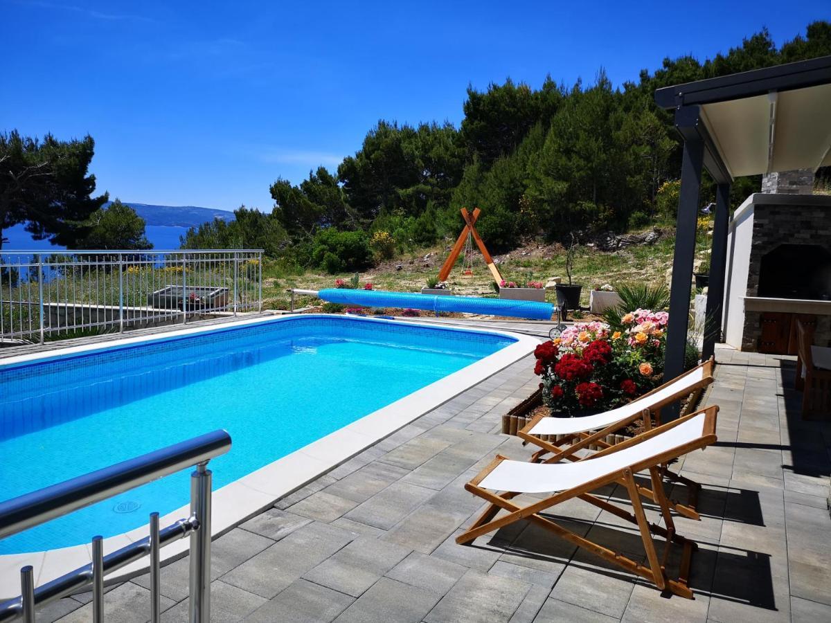 Villa Sara With Sea View And Private Heated Pool Omiš Exteriör bild