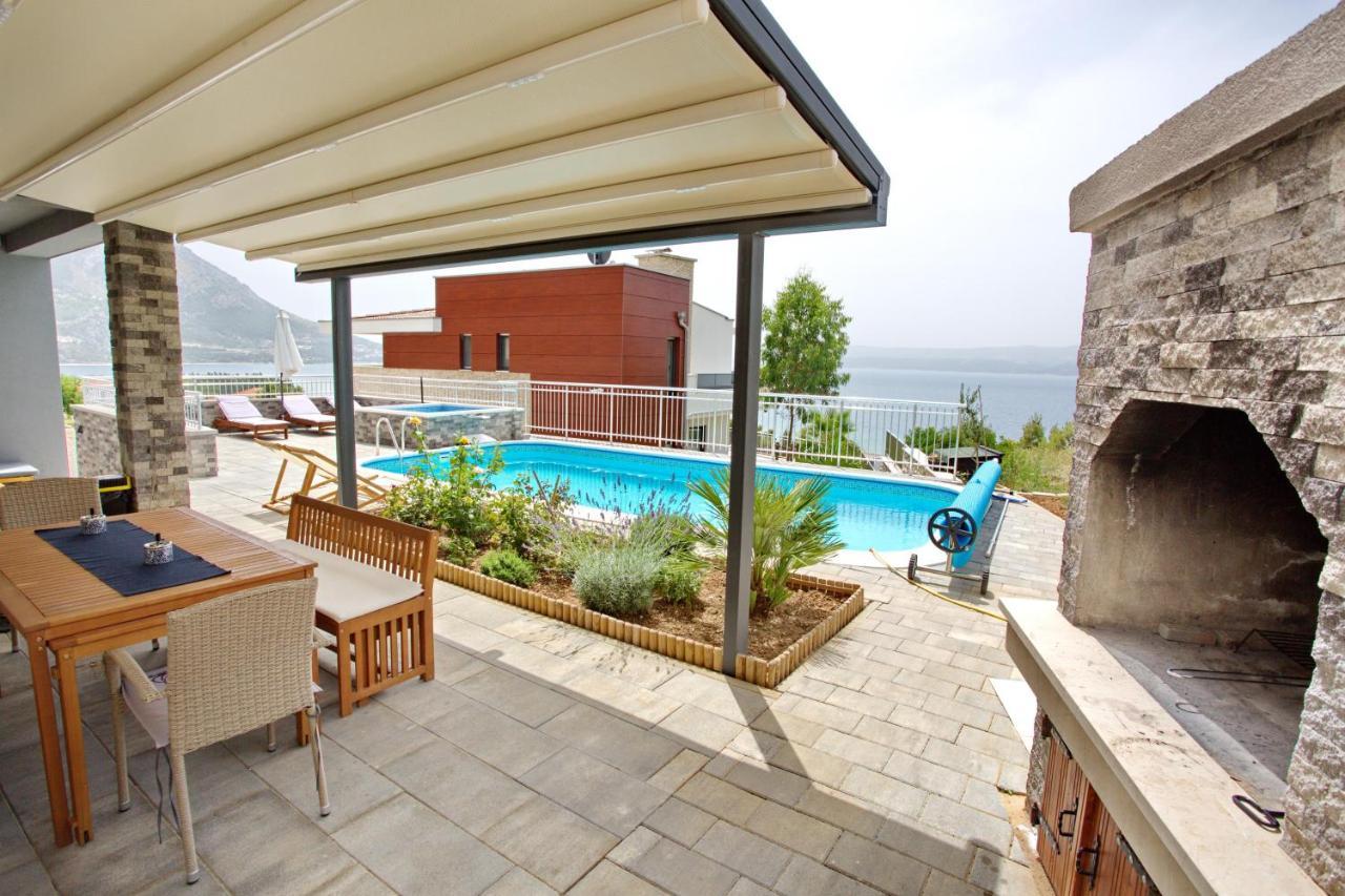 Villa Sara With Sea View And Private Heated Pool Omiš Exteriör bild