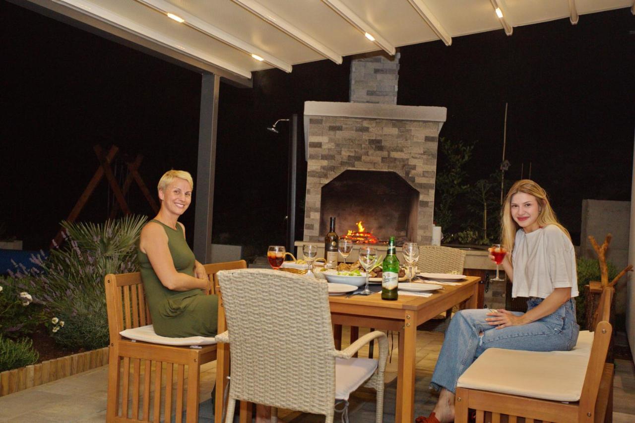 Villa Sara With Sea View And Private Heated Pool Omiš Exteriör bild