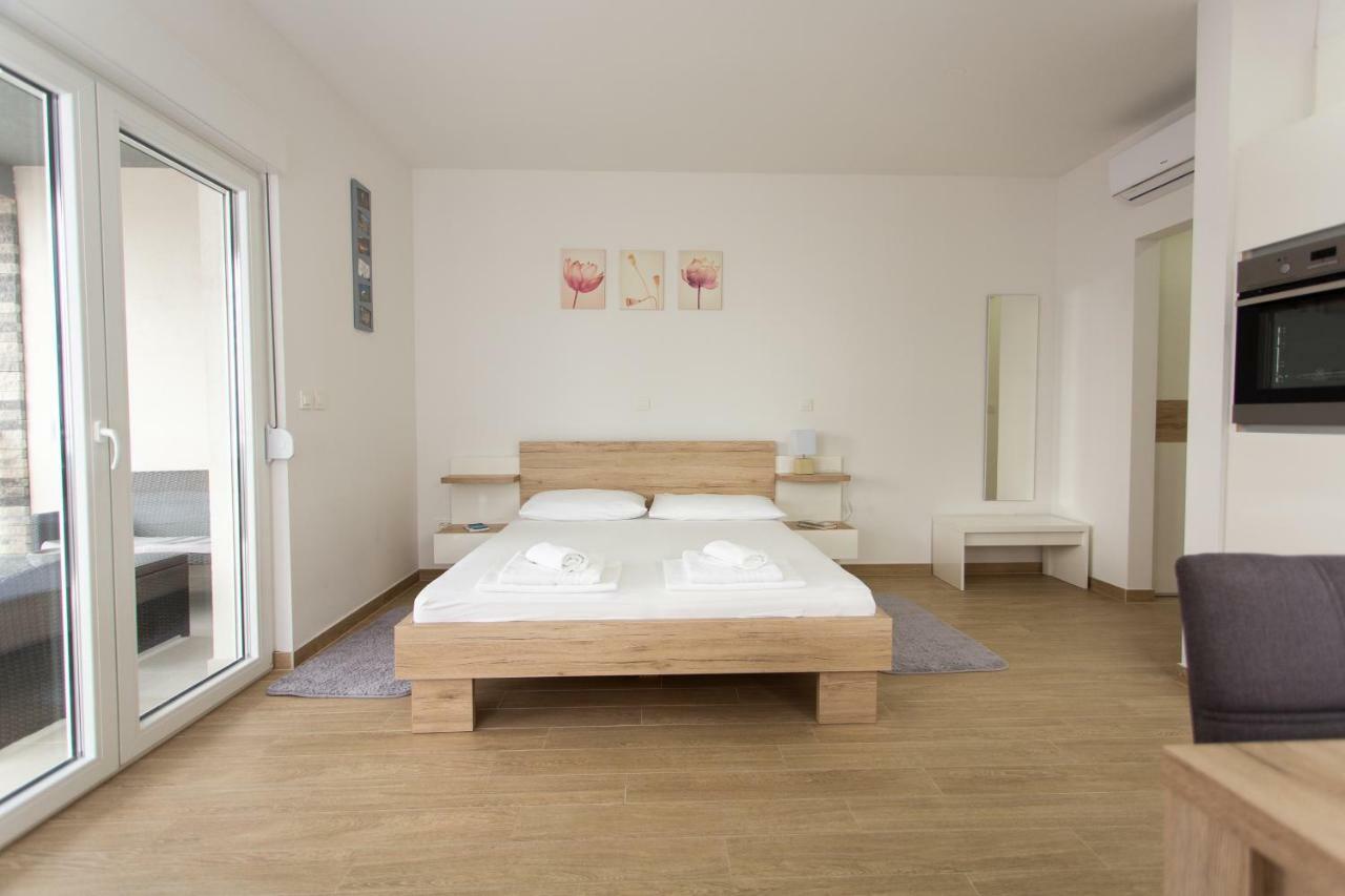 Villa Sara With Sea View And Private Heated Pool Omiš Exteriör bild