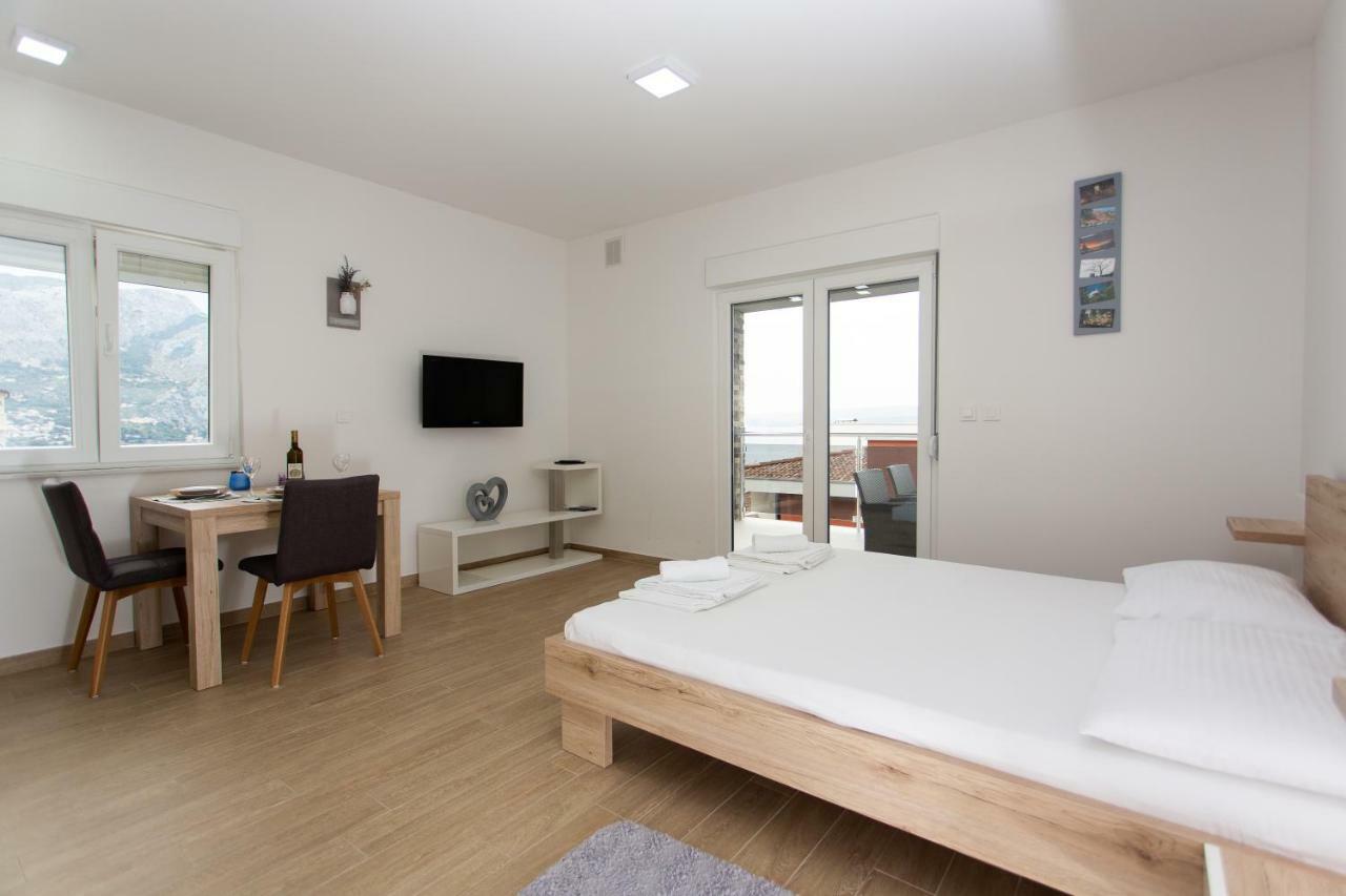 Villa Sara With Sea View And Private Heated Pool Omiš Exteriör bild