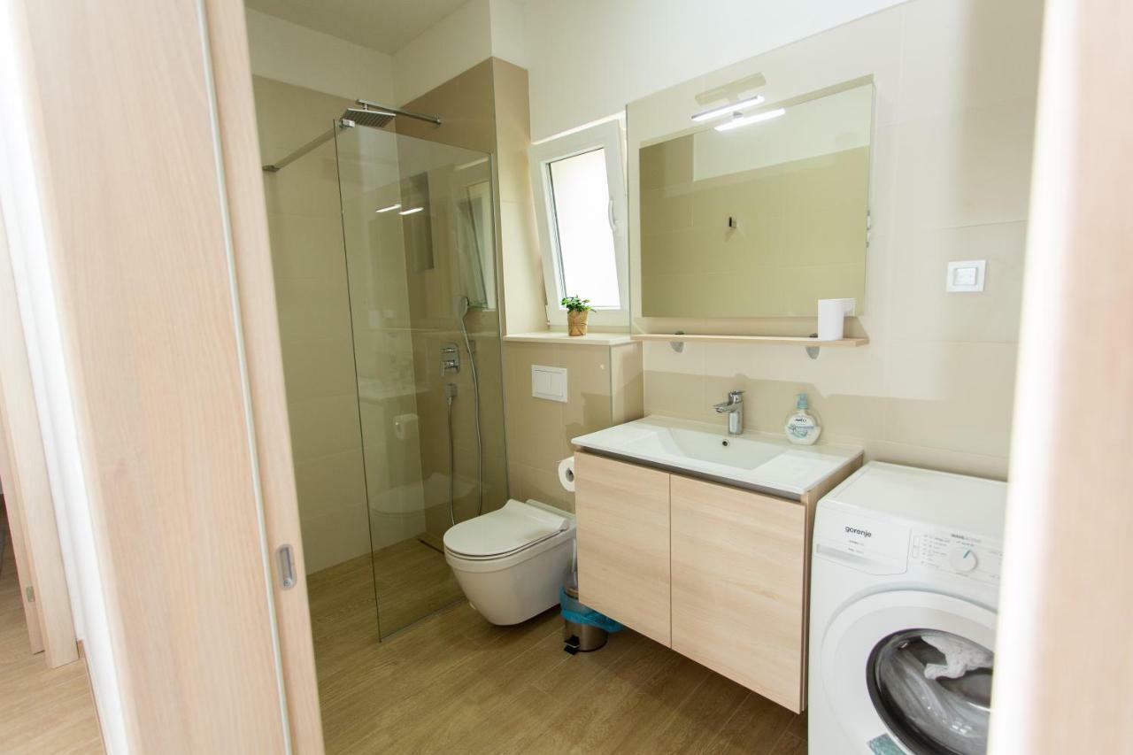 Villa Sara With Sea View And Private Heated Pool Omiš Exteriör bild