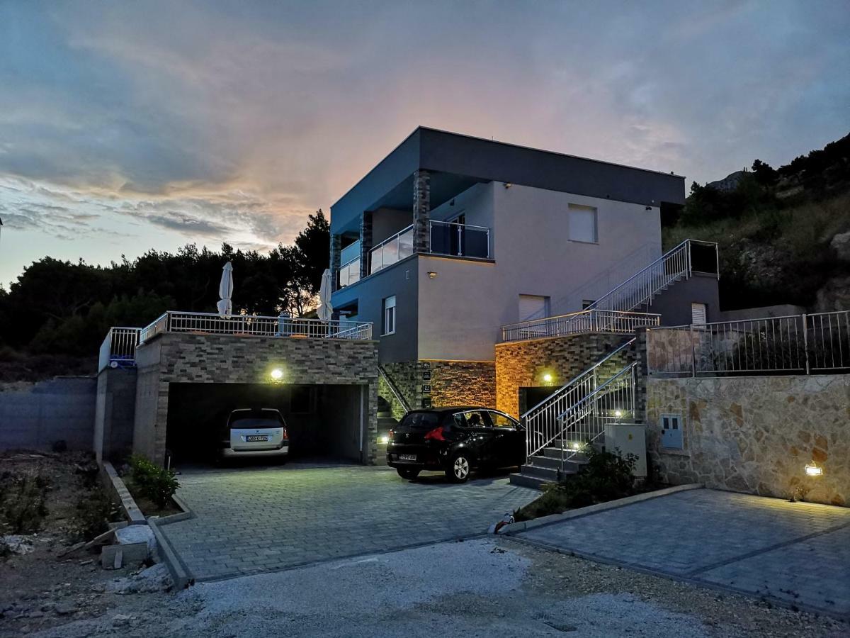 Villa Sara With Sea View And Private Heated Pool Omiš Exteriör bild