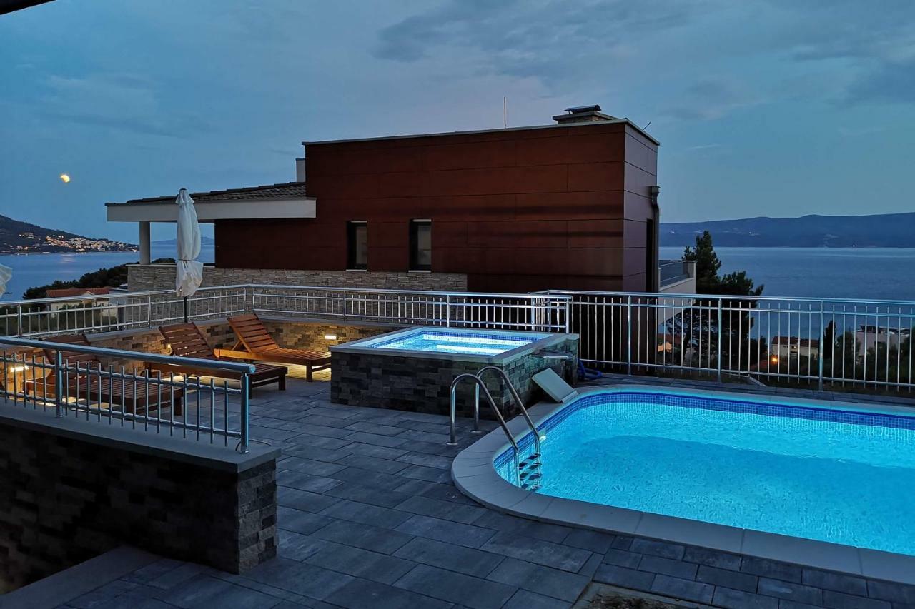 Villa Sara With Sea View And Private Heated Pool Omiš Exteriör bild
